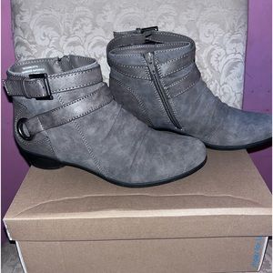 Women’s Gray Axxium ankle boots